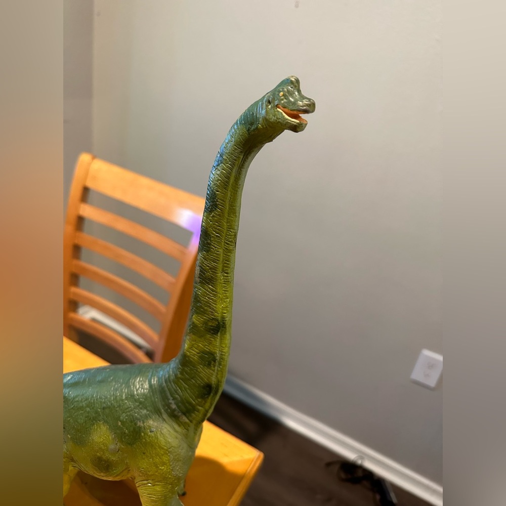 Dinasour - Picture 2 of 2